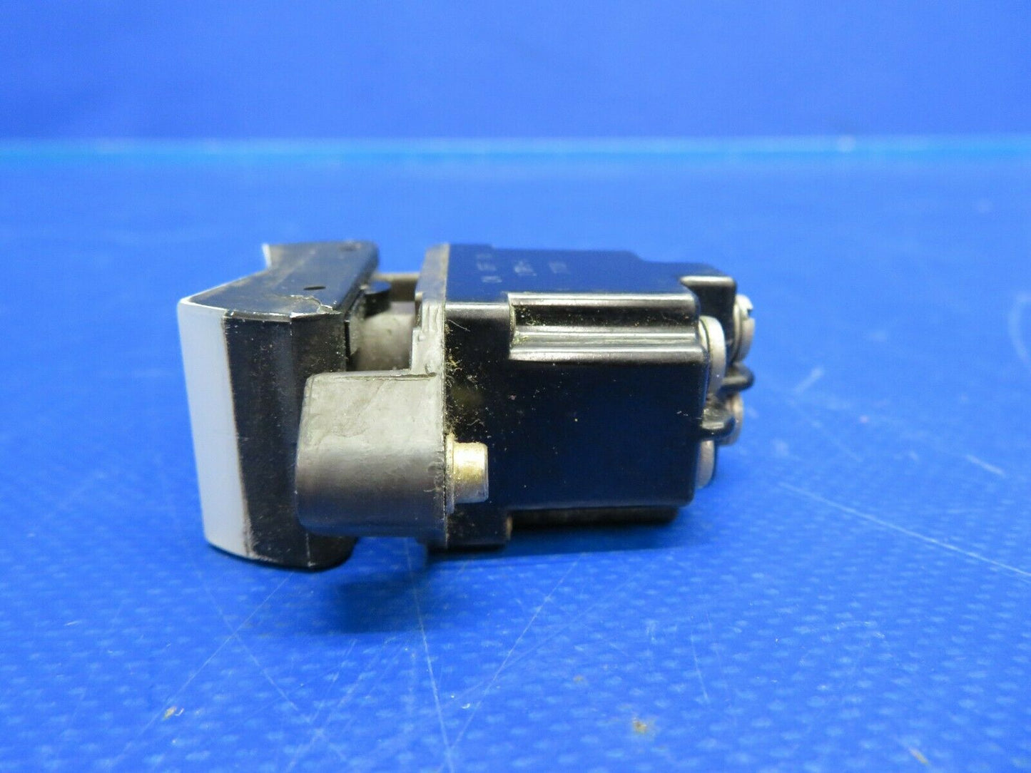 Aircraft Rocker Switch 15A-125 or 250VAC P/N 2TP1-1 (0720-848)