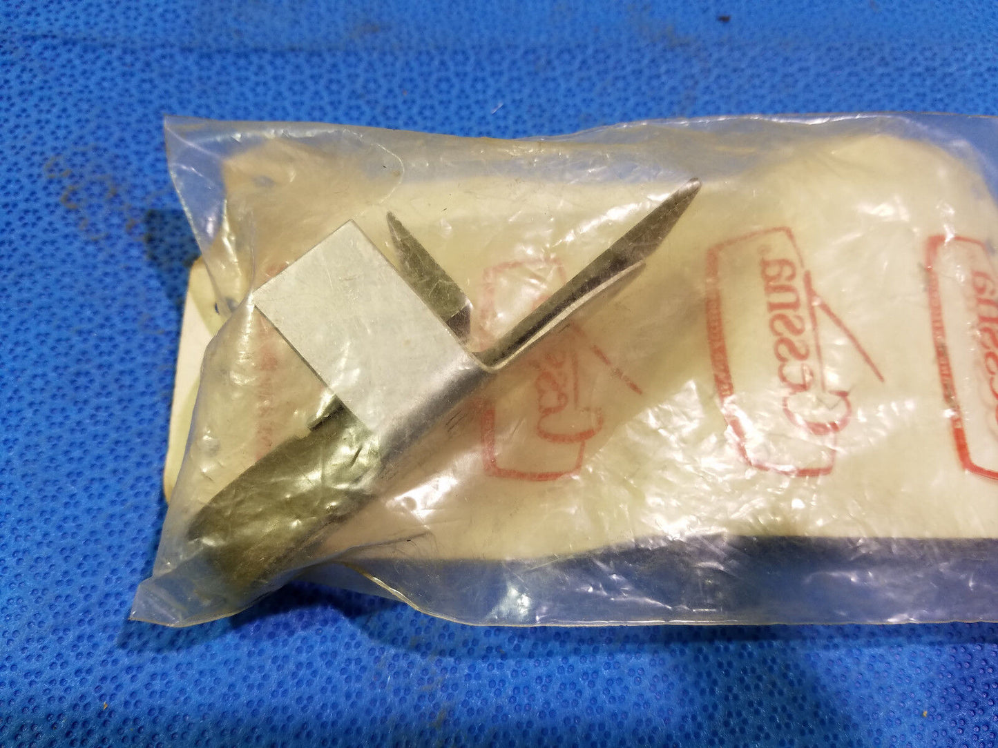 Cessna Hinge P/N 5132013-5 Superseded to P/N 5132013-7 (0416-180)