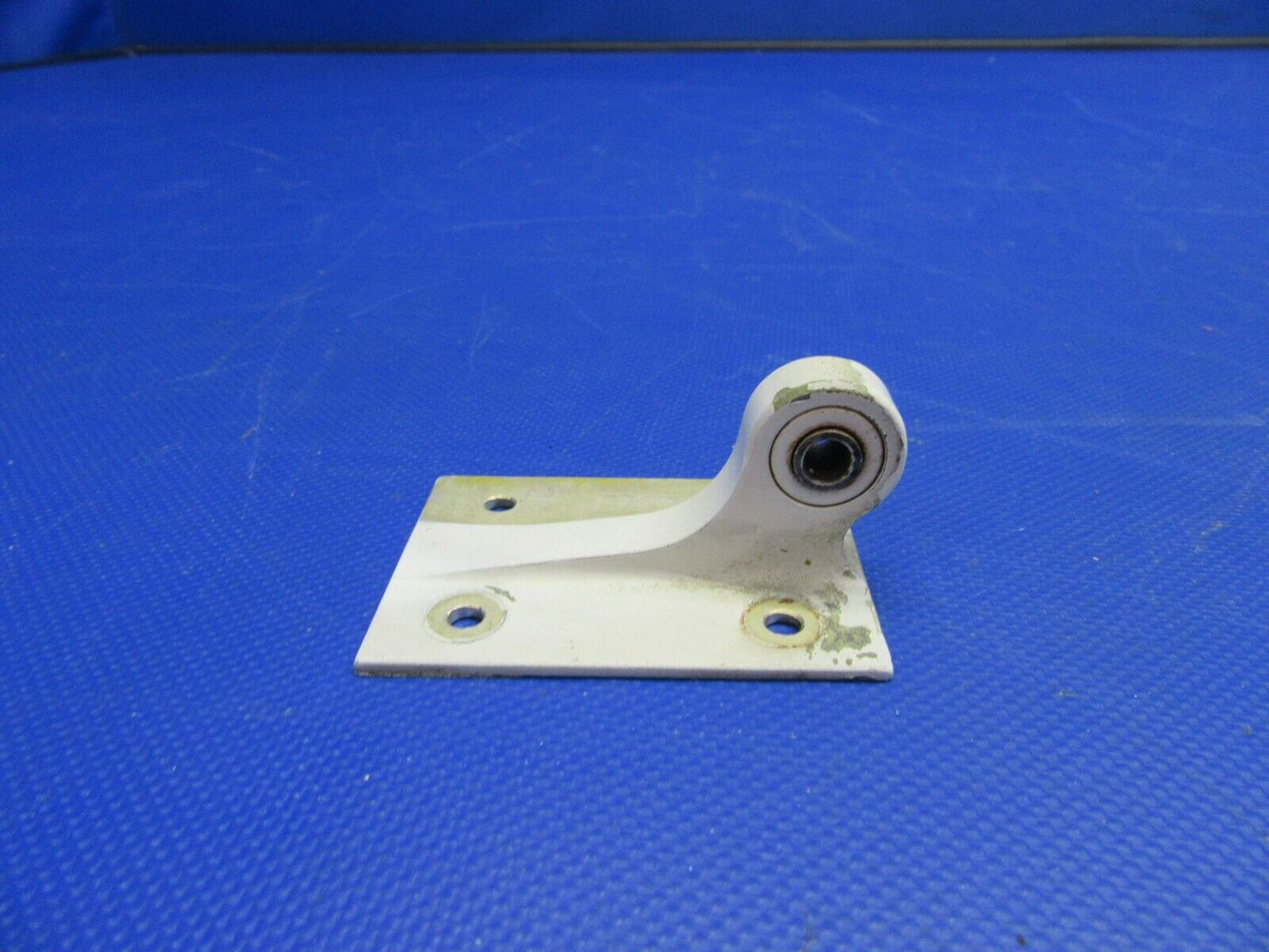 Mooney M20 / M20G Hinge LH / RH P/N 210107-001 (0921-352)