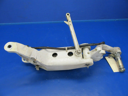 Beech Sierra B24R Main Landing Gear LH P/N 169-810001-601 (0719-217)