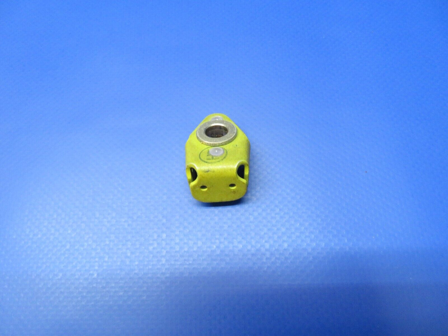 Piper Hinge Assy Tab P/N 40012-013 NOS (0922-329)