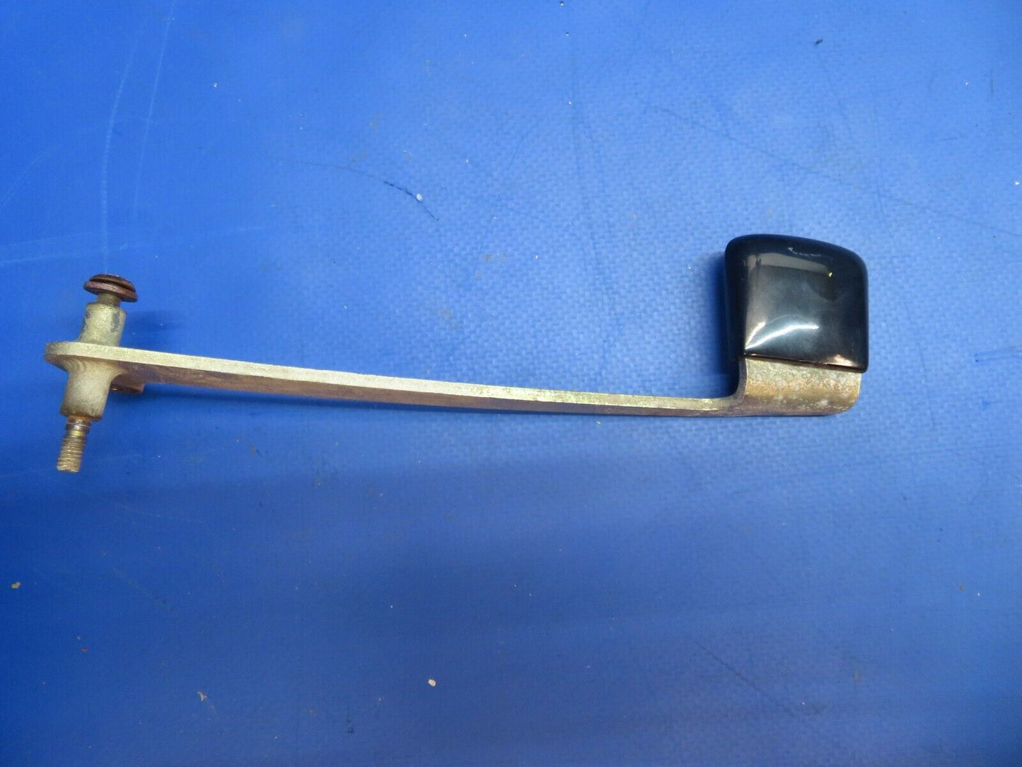 Piper PA-28R-201T Cabin Door Interior Handle P/N 79515-13, 79515-013 (1122-826)