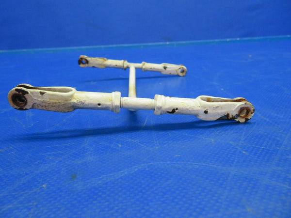 Cessna 310P Nose Gear Door Tie Rod Actuating P/N 0813300-77 (0620-677)