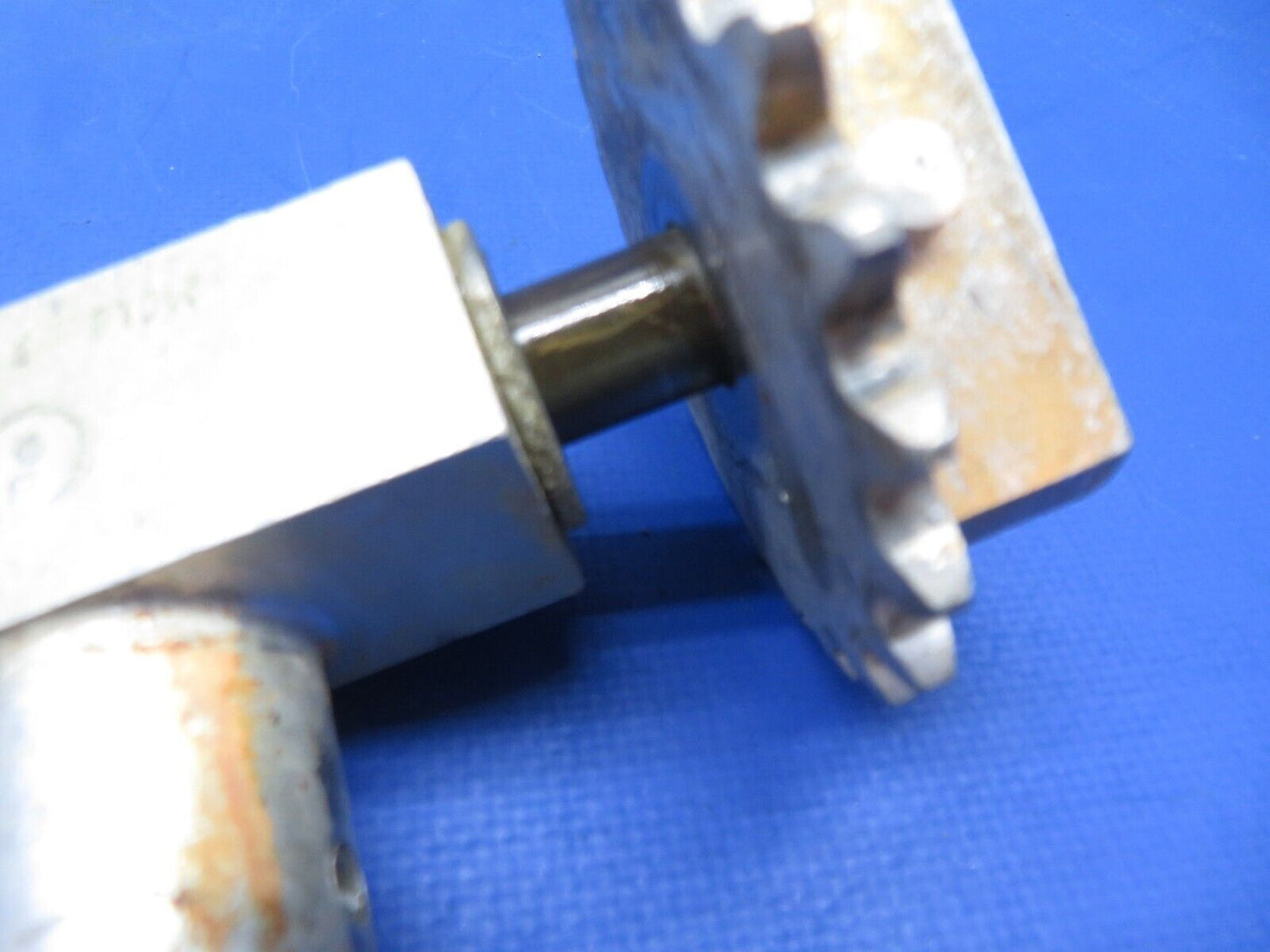 Beech A24R Sprocket & Tube Control P/N 169-524018-63 (0923-545)