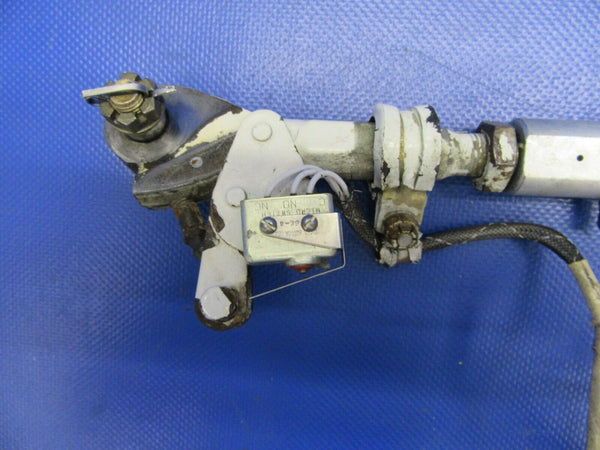 Piper PA-32RT-300 Lance Link Main Gear w/ Switch LH 67797-004 (0621-663)