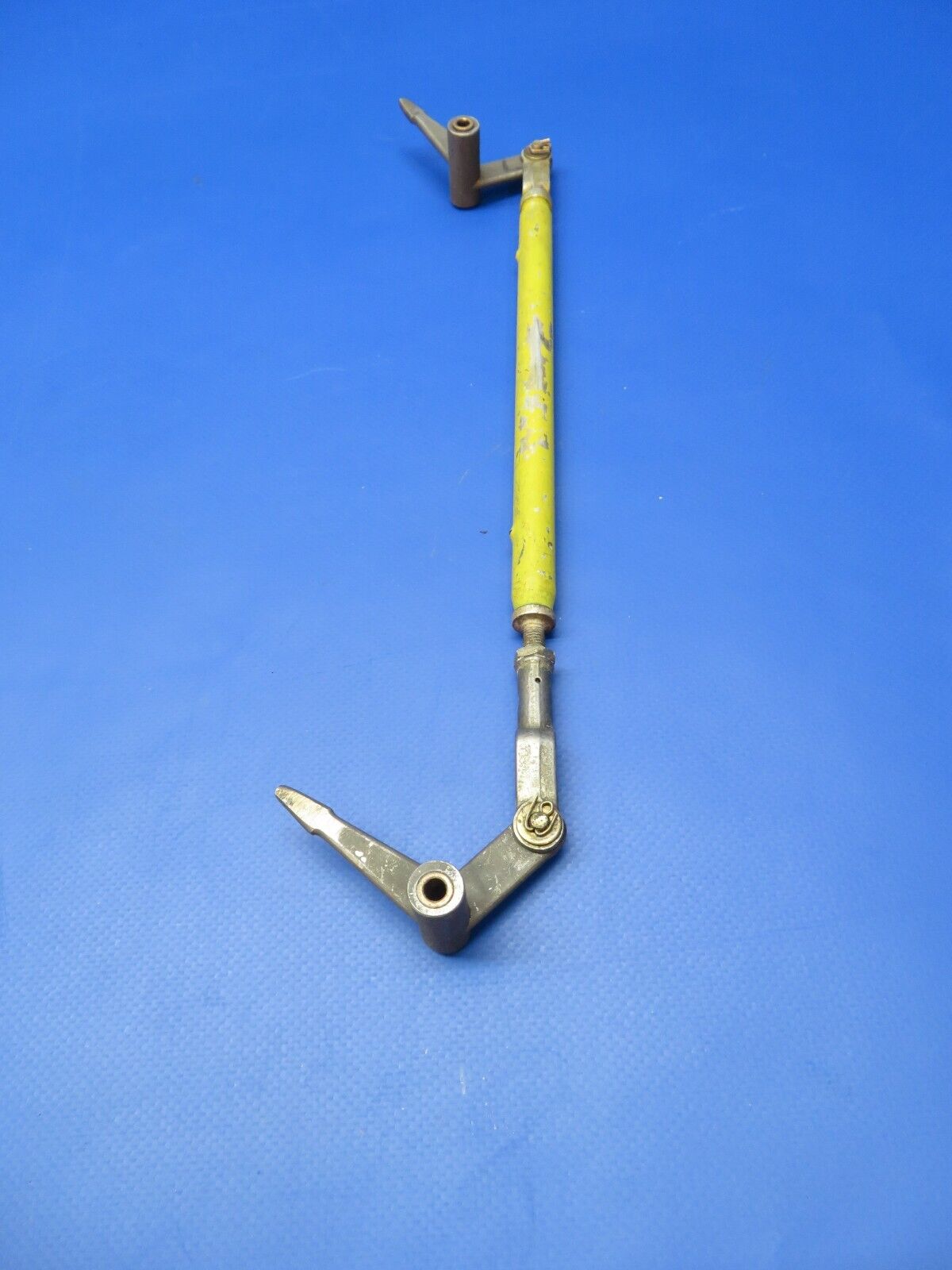 Cessna FWD Door Latch Rod & Bell Crank P/N 5111542-1 (1022-441)