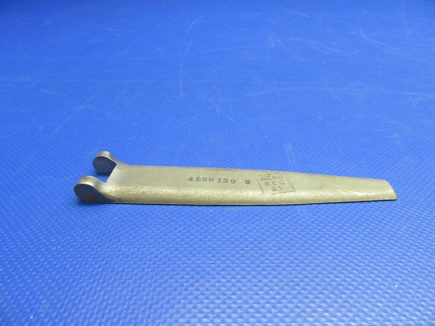 Aero Commander Hinge Half P/N 330159-11, 4330159-9 NOS (0921-636)