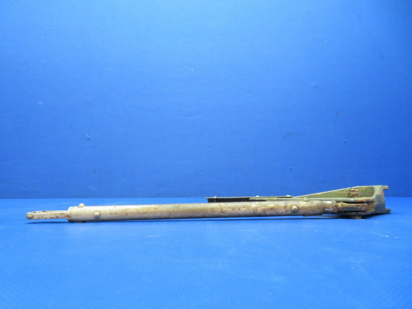 Early Cessna 310 NG Bellcrank Retract Link Gear Drive Tube 0842140-2 (1223-227)