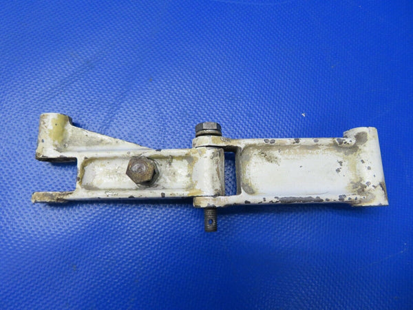 Beech 95-B55 Baron Link Assy Nose Gear P/N 35-825035-2 (0721-747)