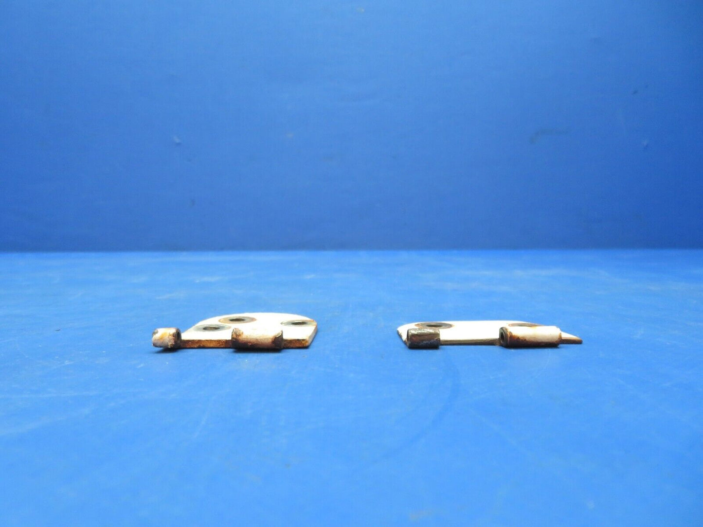 Cessna 172I RH Cabin Door Hinge Half Outer, Upper & LWR 0511237-2 (0923-631)
