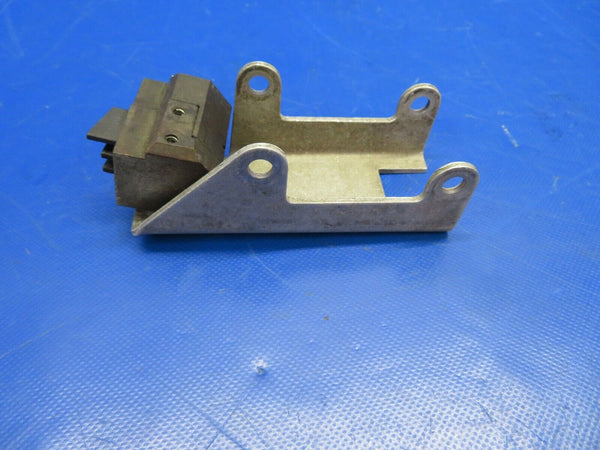 Beech Baron 58P De Ice Brush Block 4E1817 (0320-307)