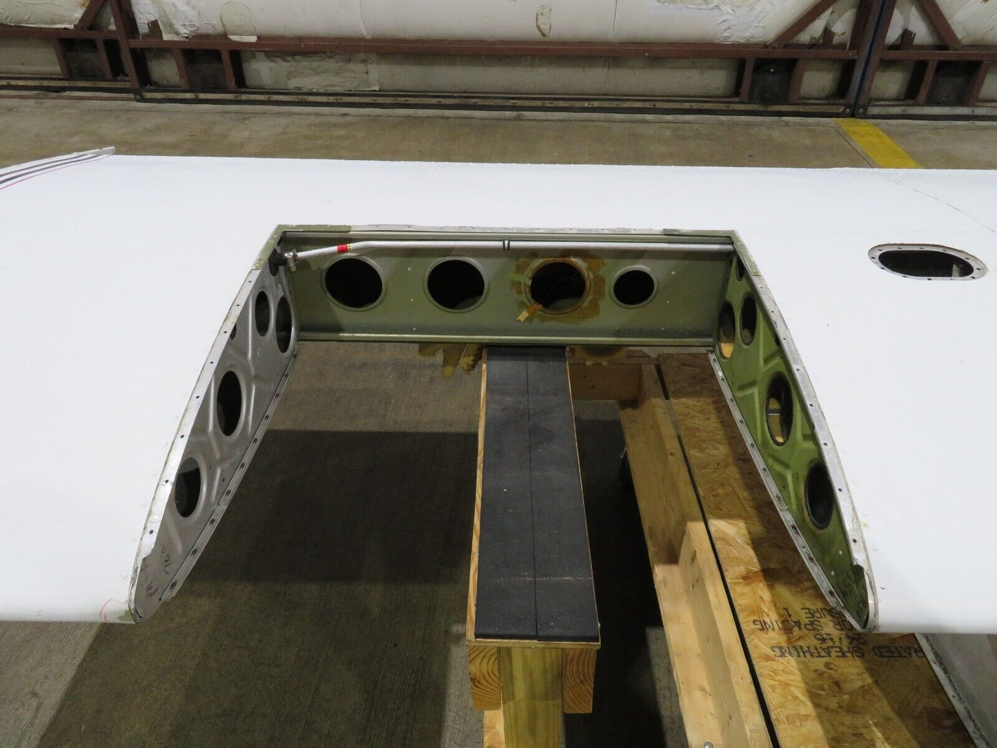 1978 Piper PA-34-200T Seneca RH Wing P/N 37093-04 (0423-103)