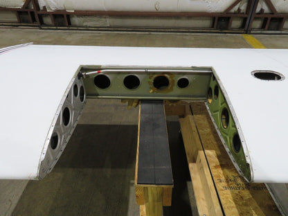 1978 Piper PA-34-200T Seneca RH Wing P/N 37093-04 (0423-103)