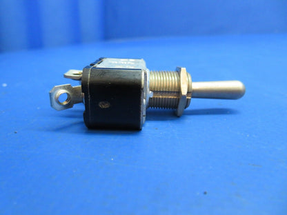 Cutler Hammer Toggle Switch P/N M535058-21 LOT OF 4 NOS (1222-930)