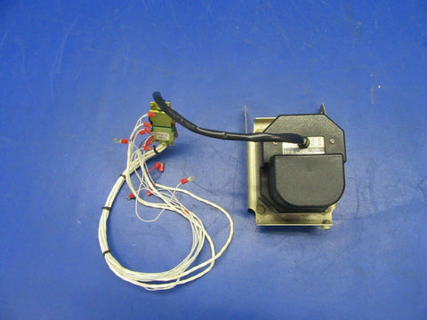 210 King KS-272 Trim Servo w/ Bracket 14V/28V 065-0029-31 Mods 1 & 2 (0921-569)