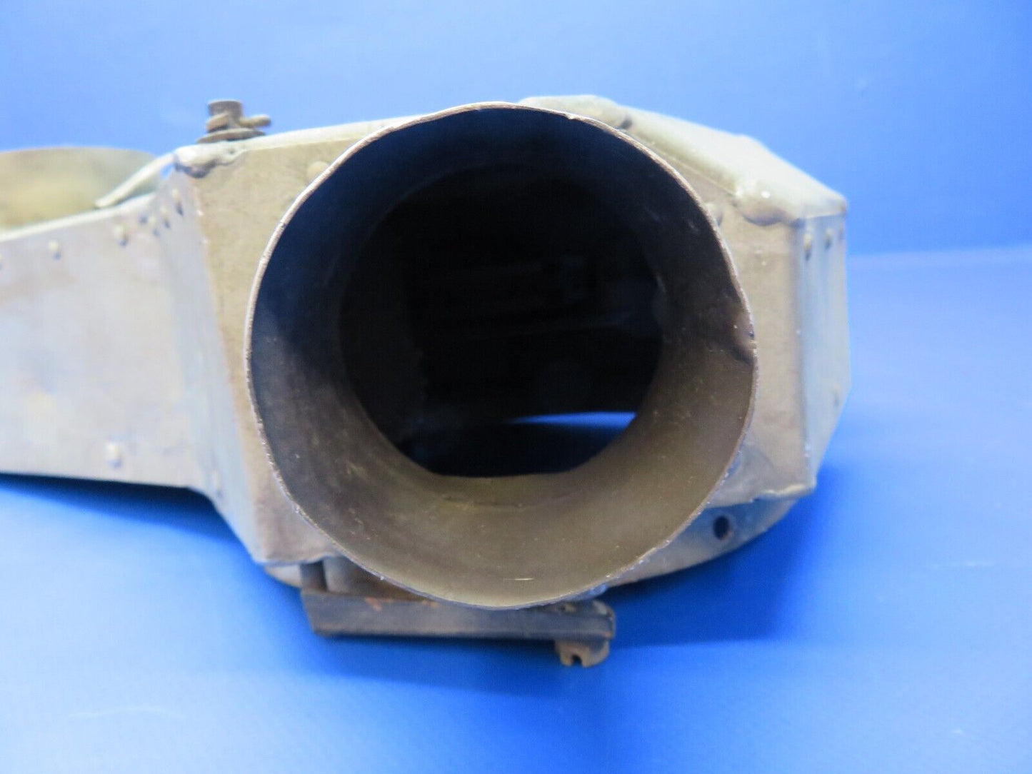 Piper PA-23-250 Aztec Air Distribution Box Assy P/N 32931-00 (1122-341)