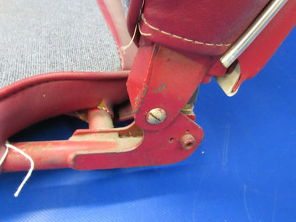 Piper PA-32 Cherokee Six Center Seat Red Leather / Gray Upholstery (0418-196)
