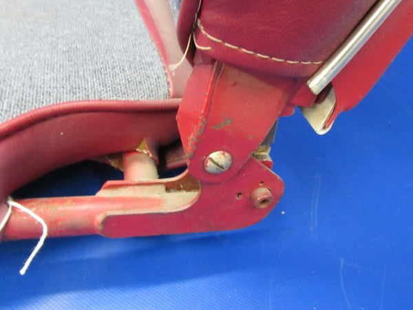 Piper PA-32 Cherokee Six Center Seat Red Leather / Gray Upholstery (0418-196)