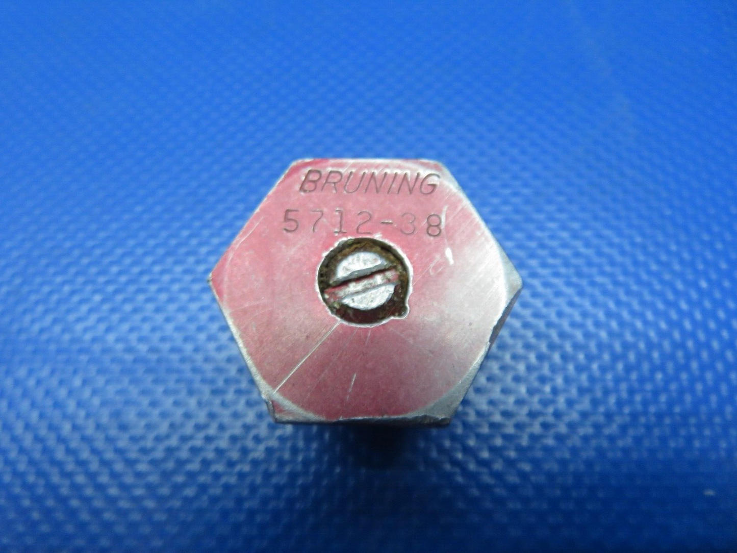 Cessna 401 / 401A Bruning Drain Valve P/N 5712-38 (0124-184)