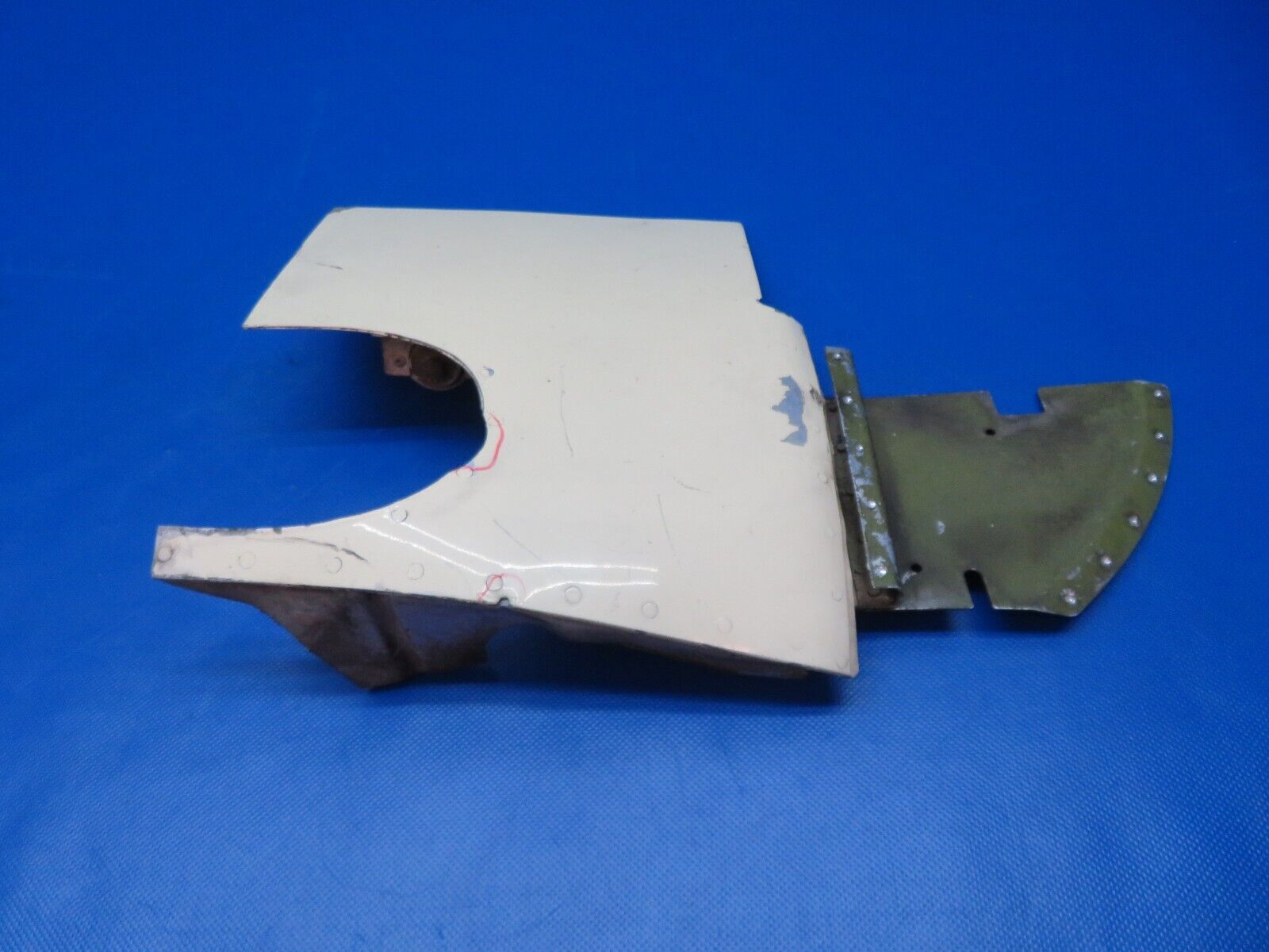 Cessna 337 / 337E LH FWD Cowl Flap Assy P/N 1552008-1 (1223-303)