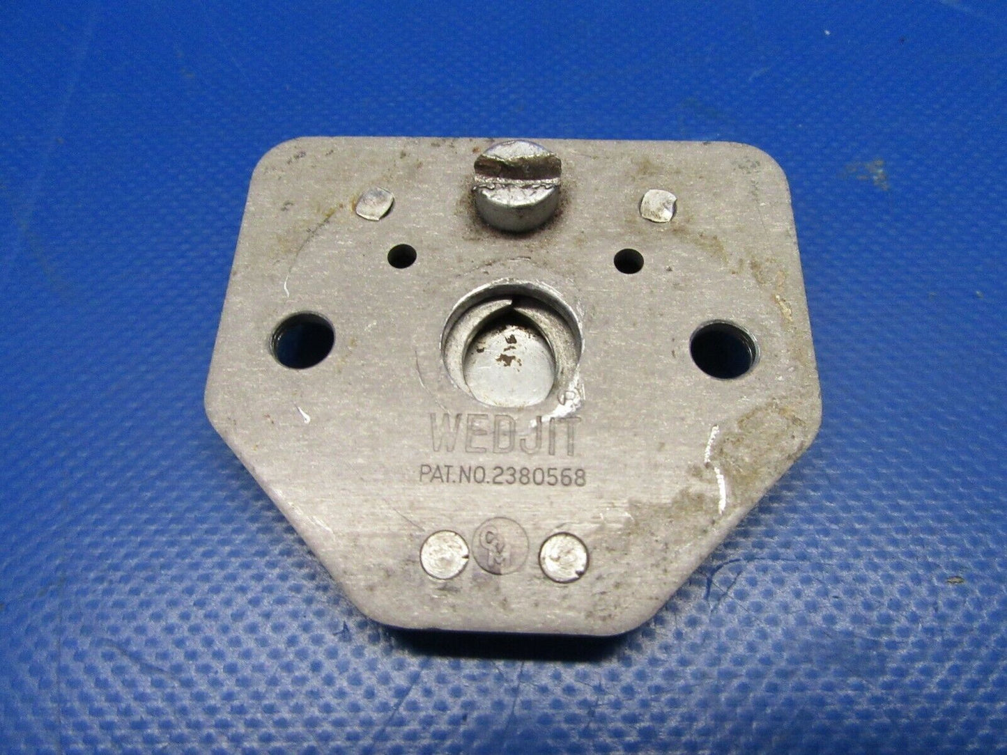 Cessna 310P Wedjit & Cover Plate P/N 295409, 812974-2 (0819-163)