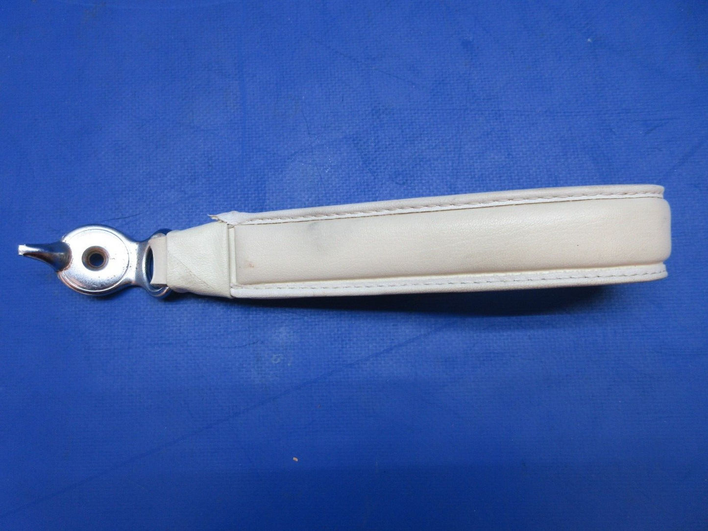 Piper Fuselage / Cabin Assist Handle, Loop & Grip 481-772,  62353-004 (0823-172)