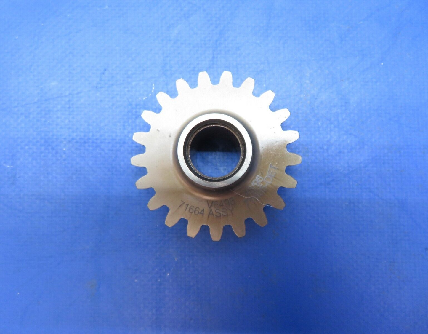 Lycoming TIO-540-U2A Fuel Pump Idler Gear P/N 71664 (0723-463)