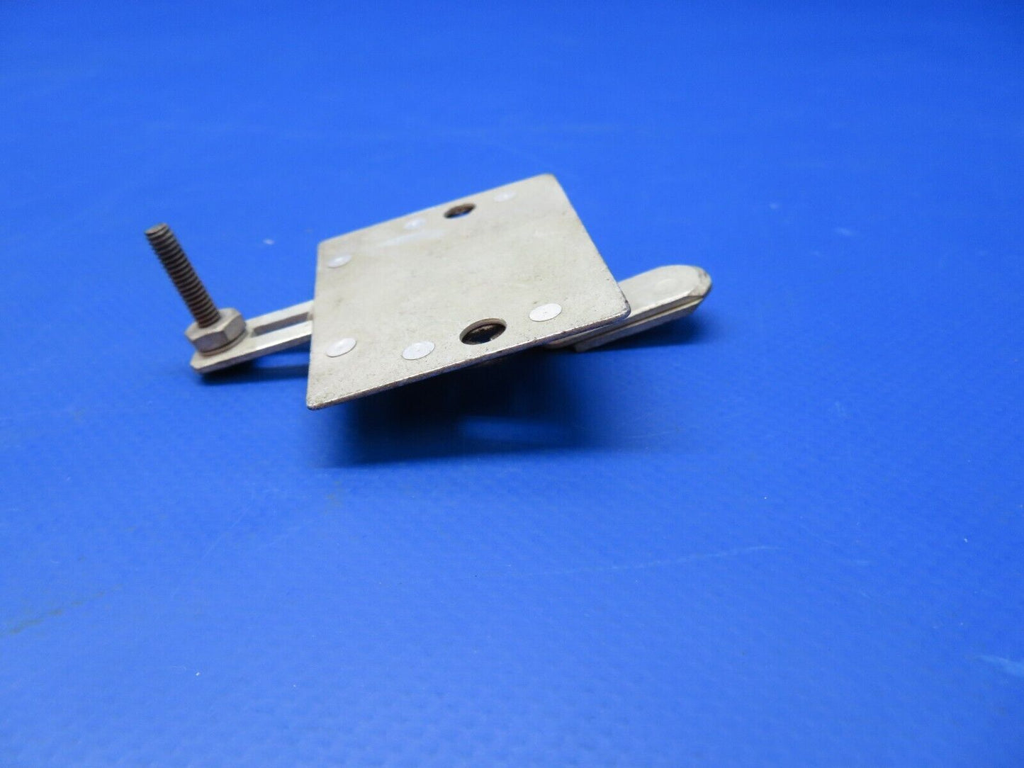 Cessna Thumb Door Latch P/N 0411590-1 (1122-318)