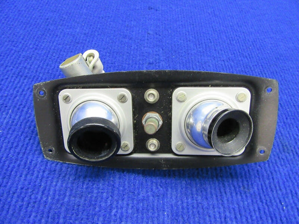 Piper PA-32-300 Light & Gasper Vent CTR & Rear 484 299 (1121-527)