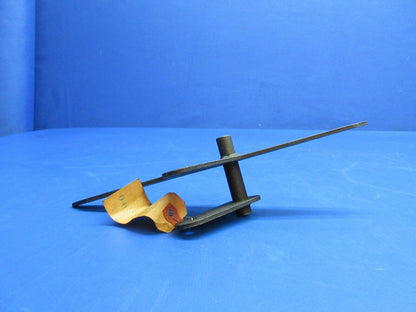 Piper PA-28 LH Aileron Bellcrank Assy P/N 62771-00, 62771-000 NOS (0523-497)