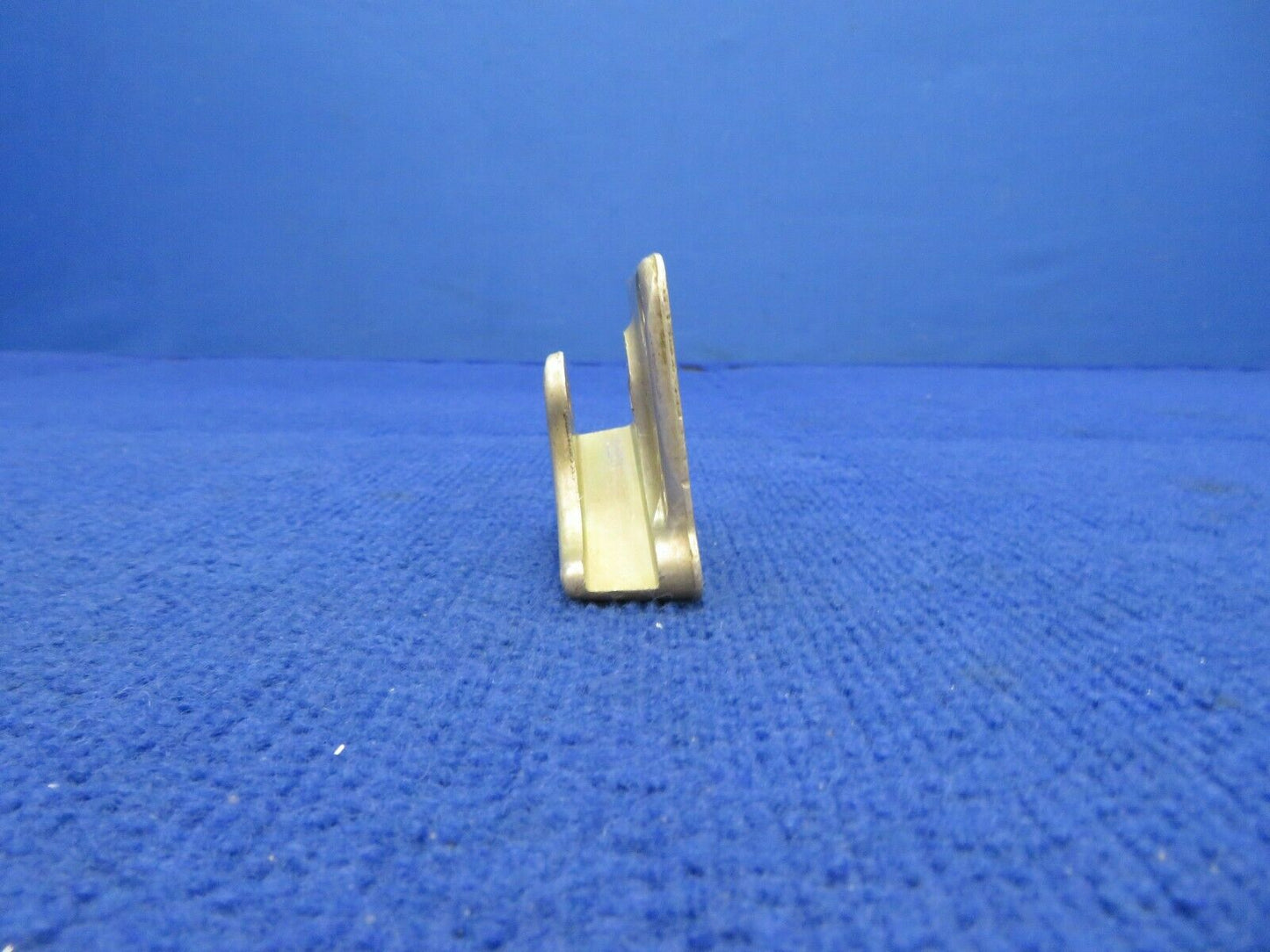 Cessna 310 Retainer LH Truss Drag Brace Assembly P/N 0842105-1 (0422-432)