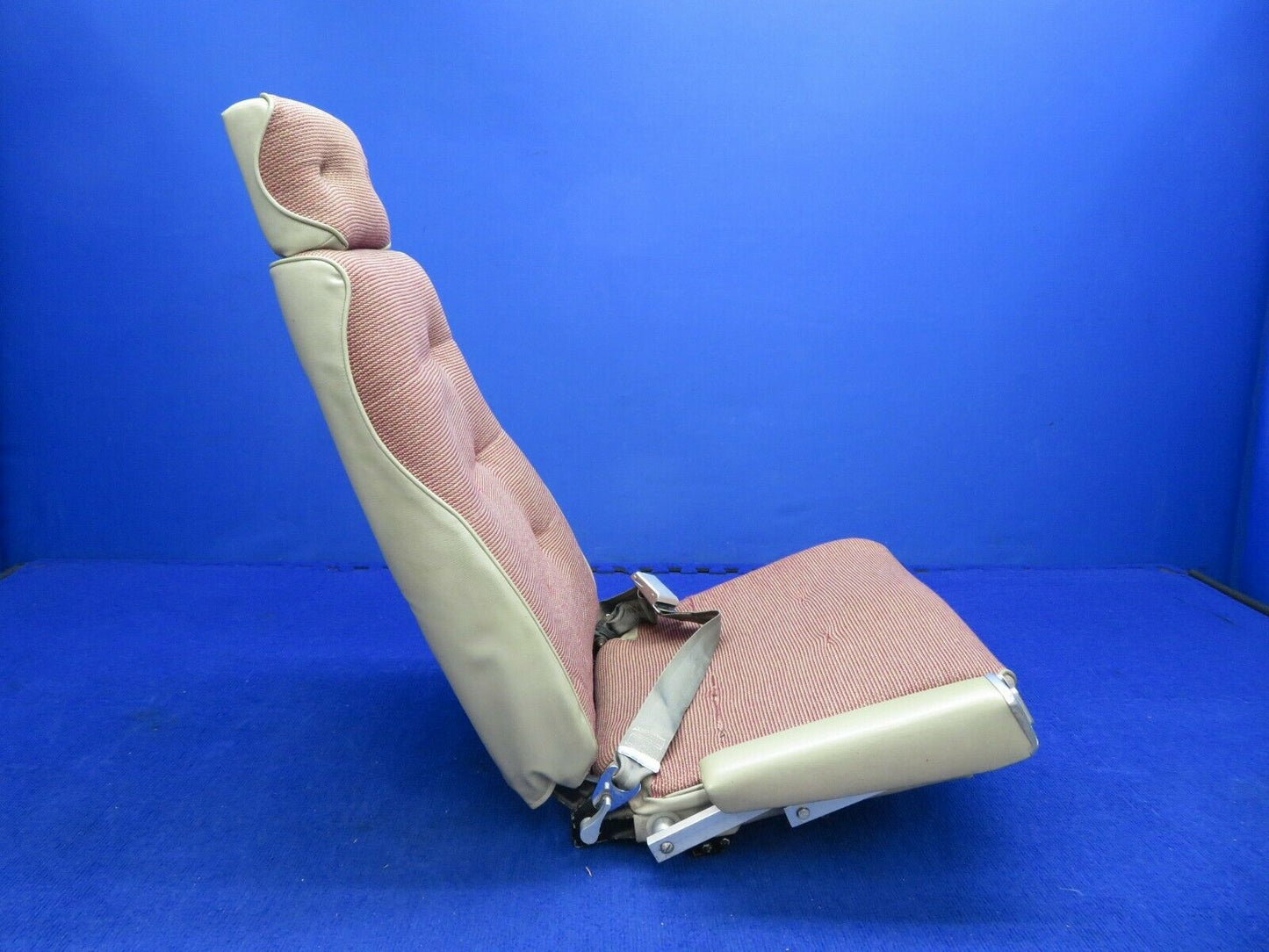 Beech 58 Baron Pilot Seat Assy w/ Armrest P/N 58-530108-1 (0322-782)