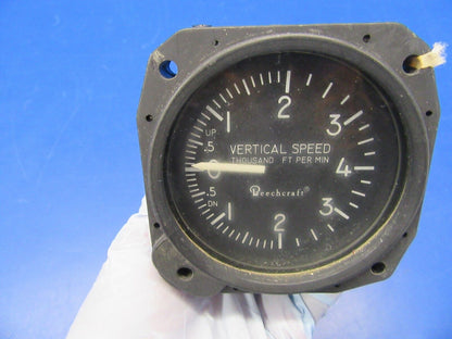 United Instruments Beech Vertical Speed Indicator P/N 58-380018-1 (0518-121B)