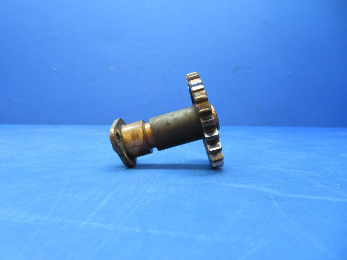 Continental E225-8 Accessory Drive Idler Gear & Shaft P/N 352014 (0723-688)