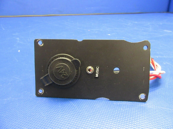 Cessna T210N Power Supply Port & Jack 24 Volts (0621-576)