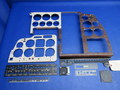 Beech 95-B55 Instrument Panel Assy P/N 96-324123-13, 58-970000-39 (0623-745)