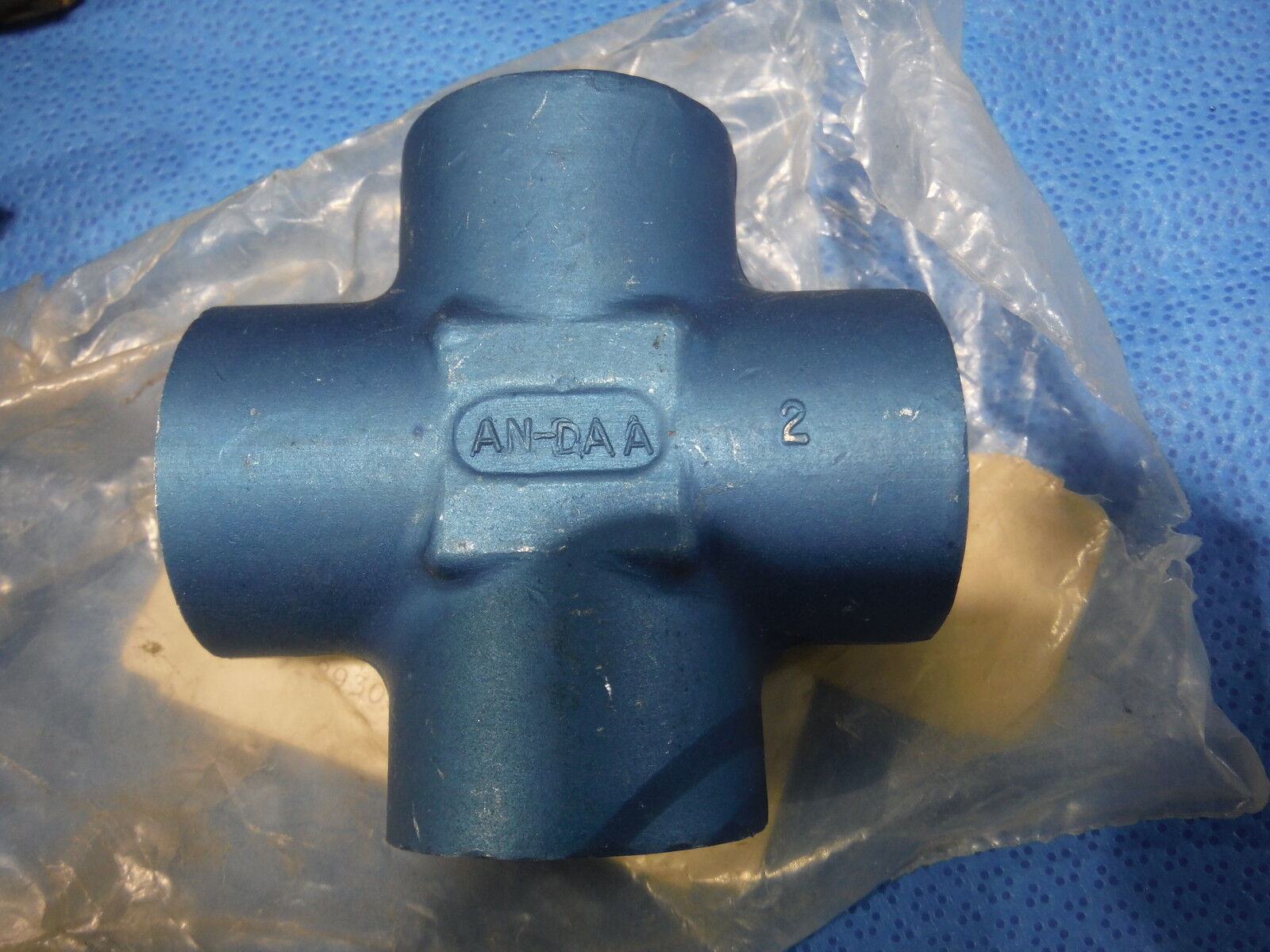 Cross, Boss   LOT OF 11   P/N AN937-12D  (715-01)