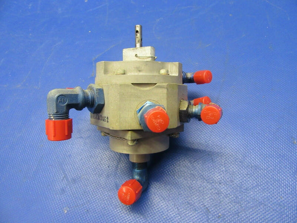 Beech Baron 95-B55 Fuel Selector Valve RH P/N HE825-1 (1021-571)