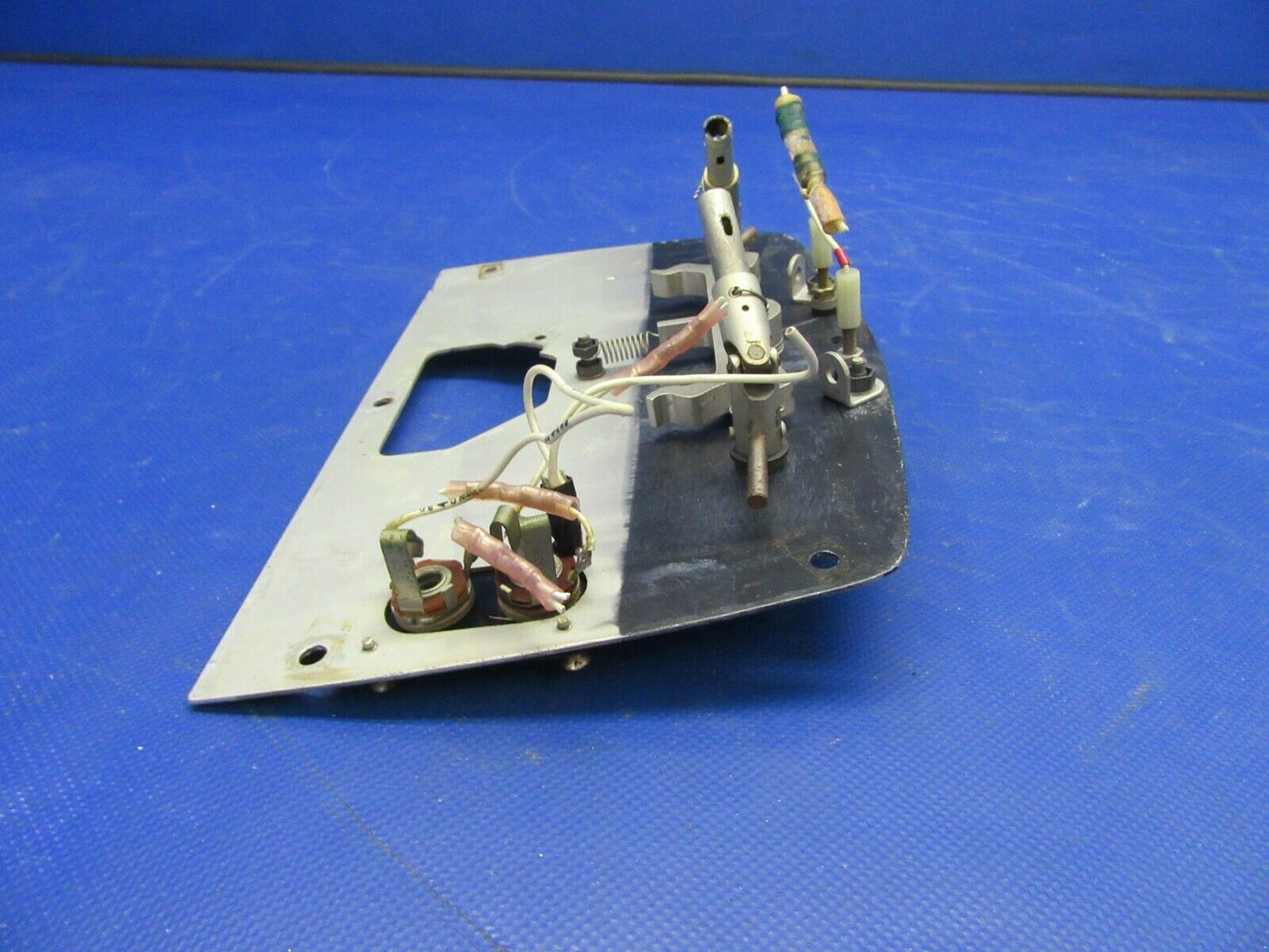 Beech Baron 95-B55 Fuel Selector Panel w/ Handles P/N 96-920011-1 (1121-335)