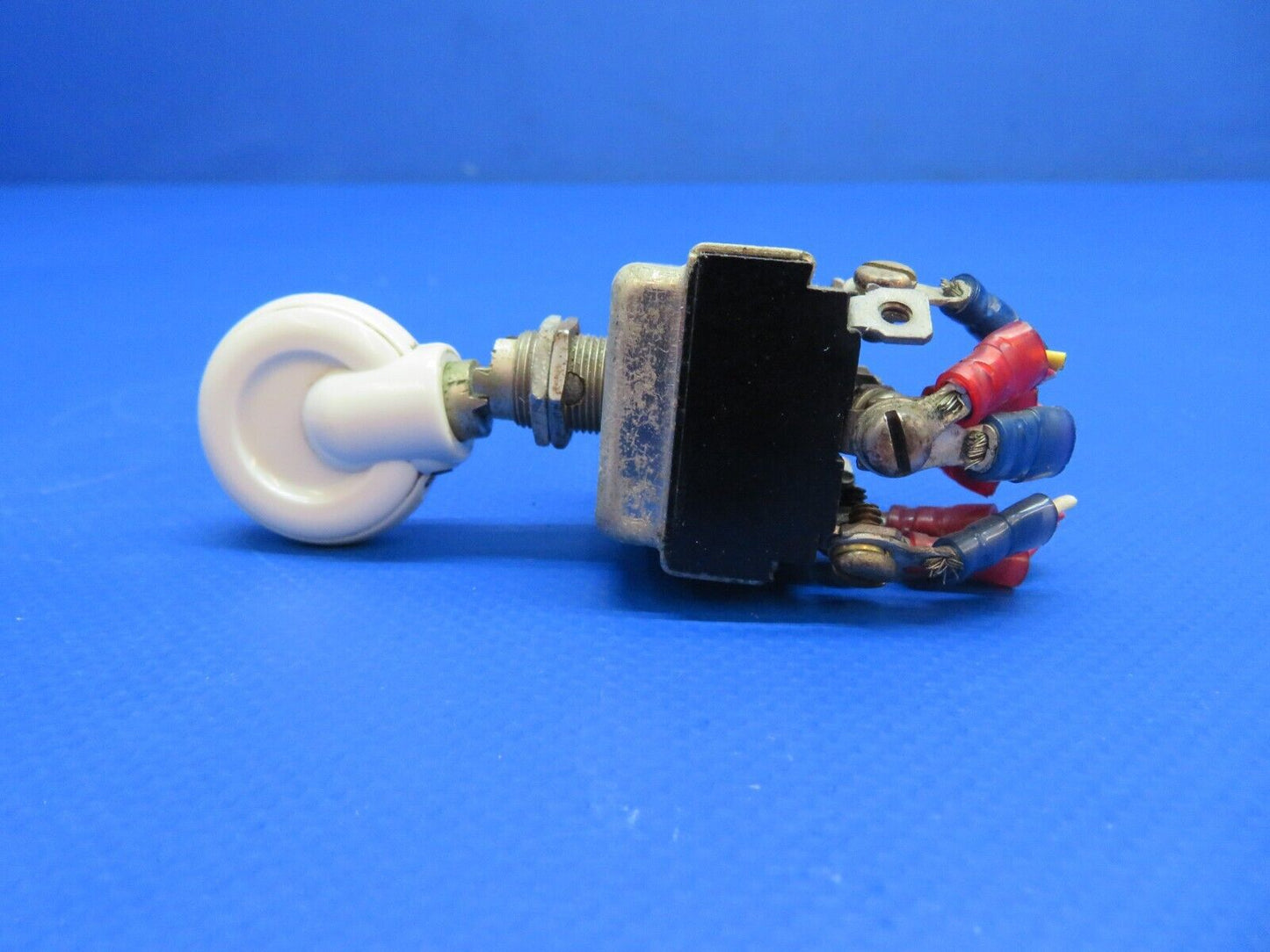 Bellanca 17-30 Landing Gear Toggle Switch P/N 8859K44, MS25127-E3 (0922-626)