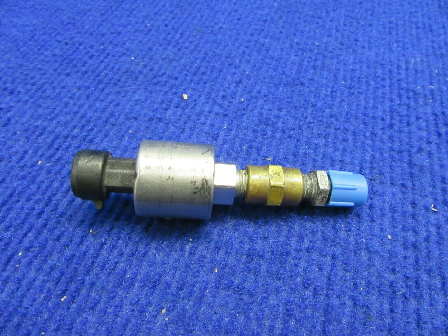 Cirrus SR-22 Oil Pressure Transducer P/N 12635-002 (0122-461)