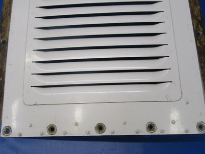 Piper Seneca II Top Center Cowl P/N 37207-101, 67995-002 (0818-256)