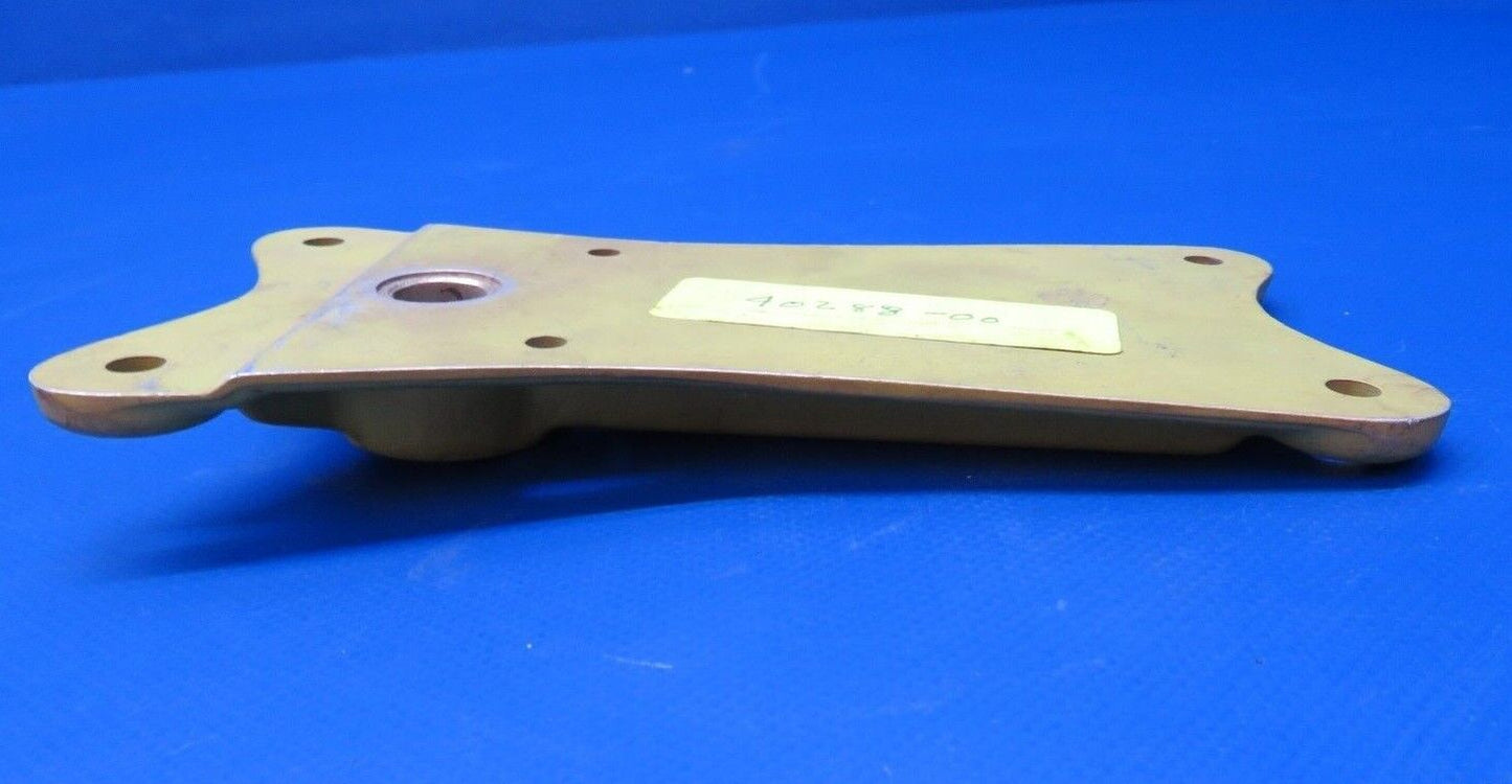 Piper Navajo Main Gear Trunion Fitting P/N 40288-000 NOS (0922-458)