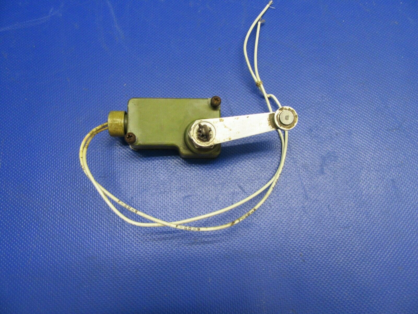 Cessna 210 Switch Gear Uplock / Limit Switch P/N 1VA49 (0721-514)
