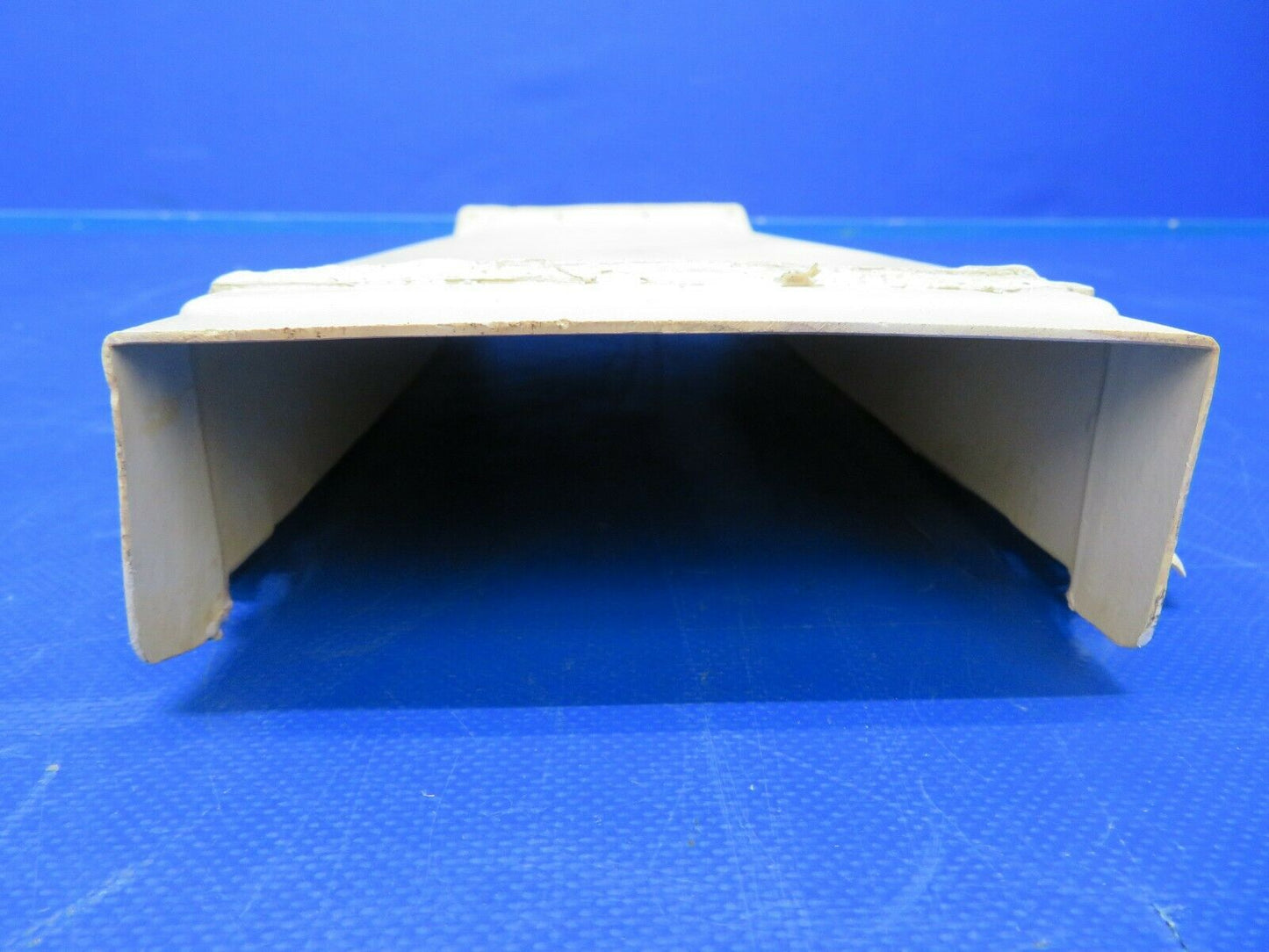 Piper PA-32RT Bulkhead Ventilation Interconnect & Duct P/N 79192-00 (0620-334)