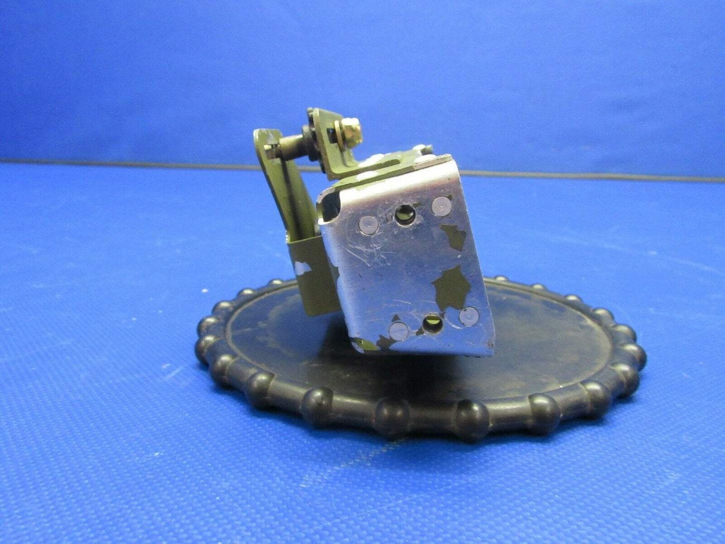 Cessna 210 / P210N Wheel Gear Box Rudder Trim 1261466-1 (0421-632)