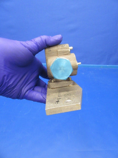 Cessna Fuel Valve P/N 9910242-6 (0418-32)