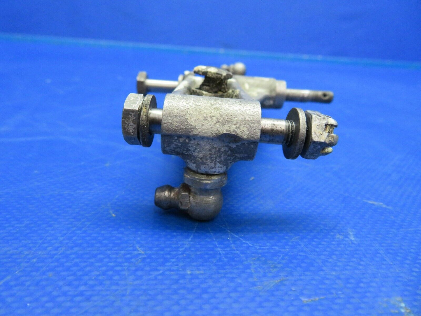 Beech Baron 95-B55 Link Assy Nose Gear P/N 35-825173-2, 35-825035-2 (0620-574)