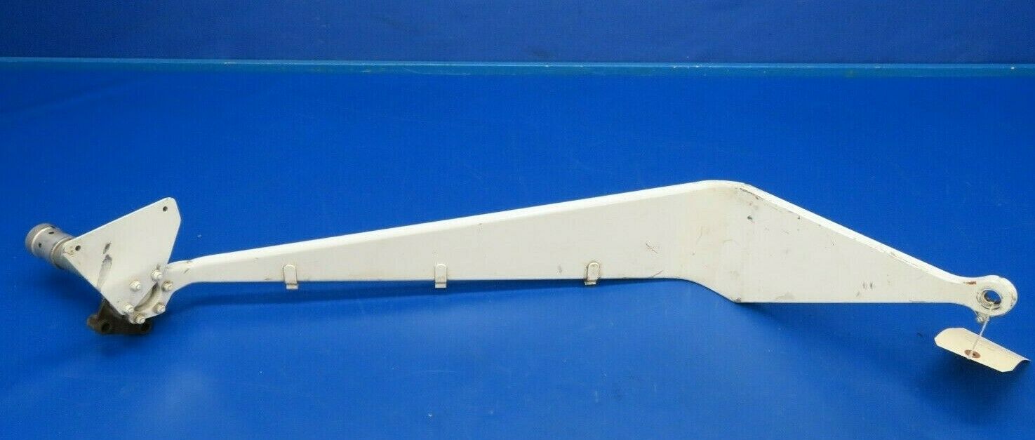 Diamond DA40-180 Main Landing Gear Strut RH P/N D41-3213-12-50_1 (0120-449)