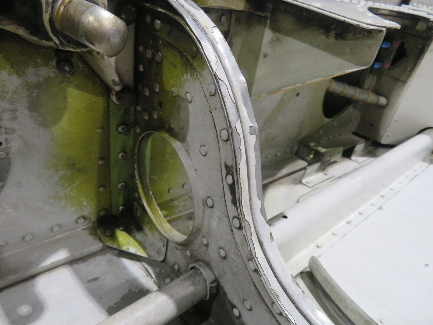1980 Piper PA-34-200T Seneca II RH Wing P/N 37093-13R w/ De-ice (0224-94)